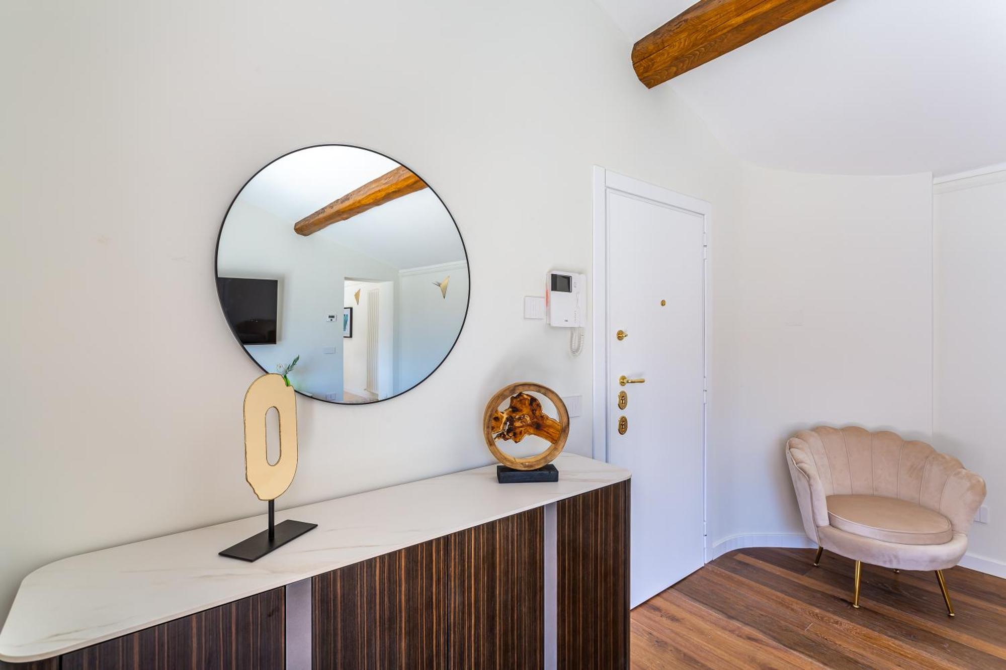 Iflat Luxury Penthouse Near Trevi Fountain