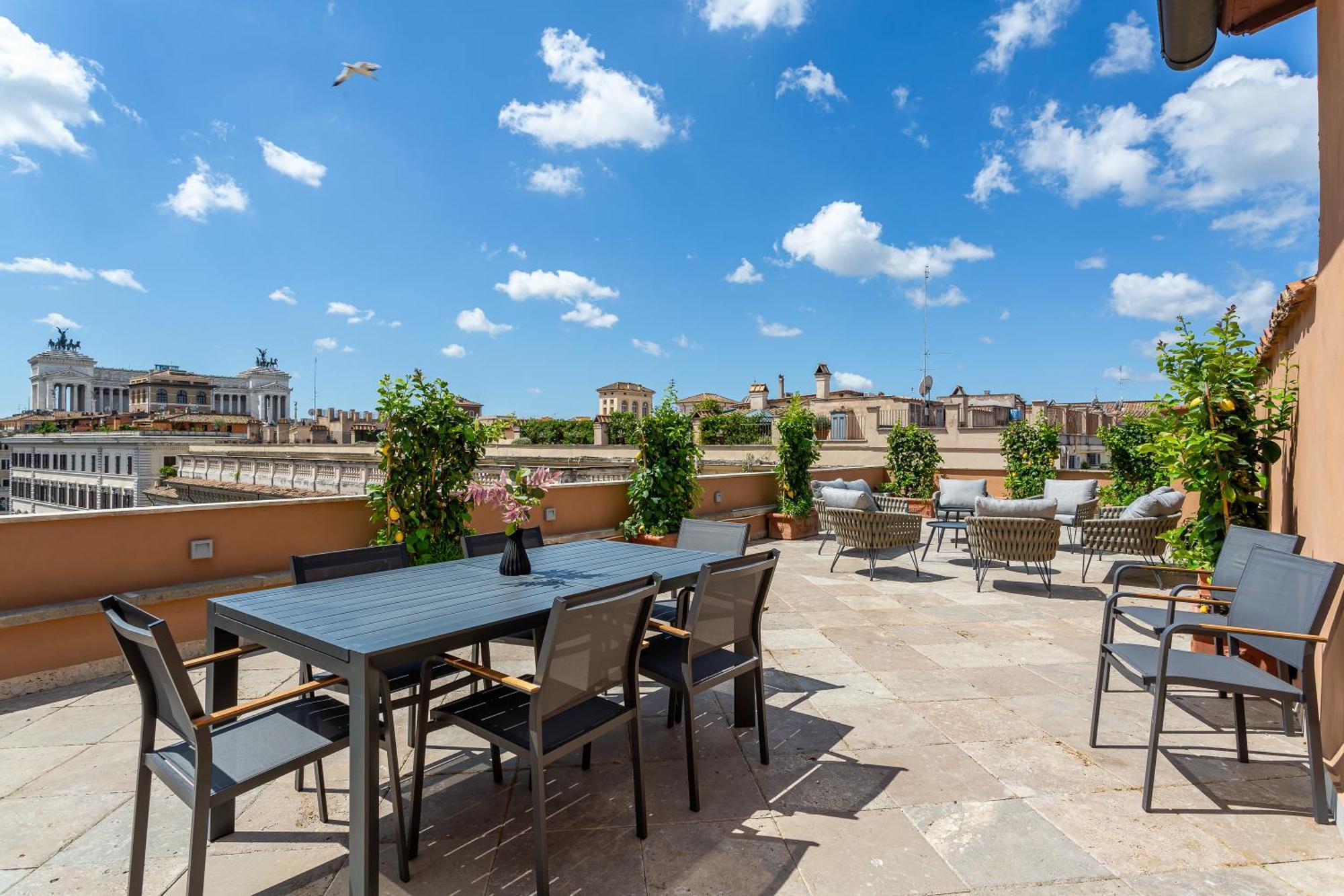 Iflat Luxury Penthouse Near Trevi Fountain